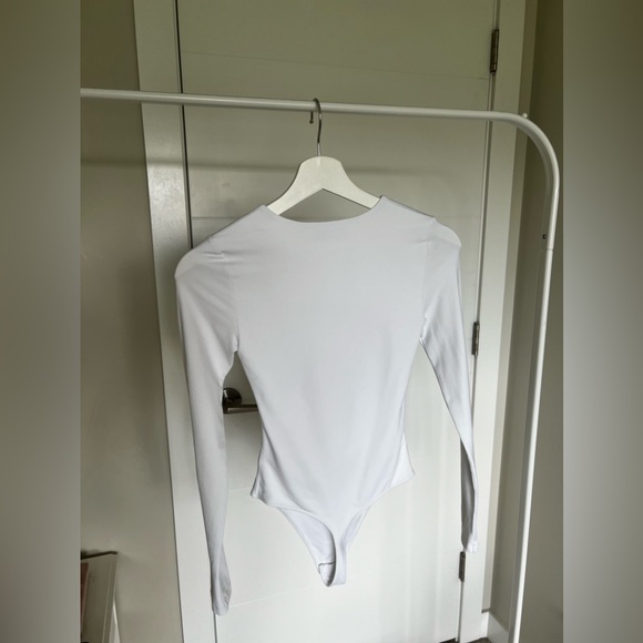 Aritzia Babaton Cut-out Long-sleeve Bodysuit - Picture 3 of 3